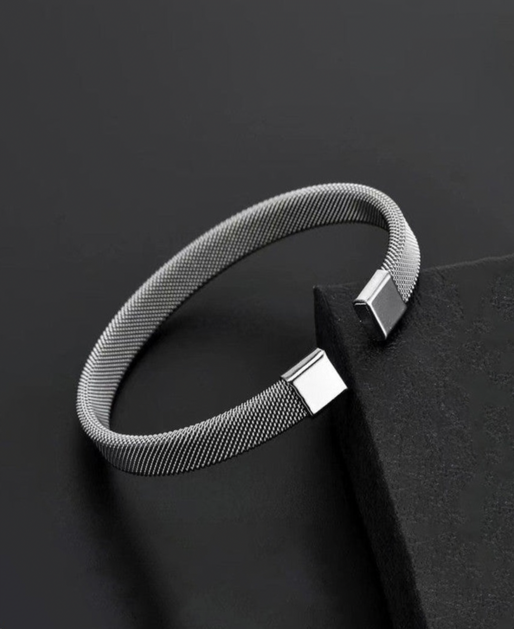 BR-001 This Bracelet Completes Look