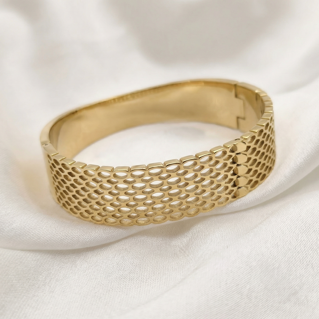 BR-011 Wear Confidence.Wear Gold