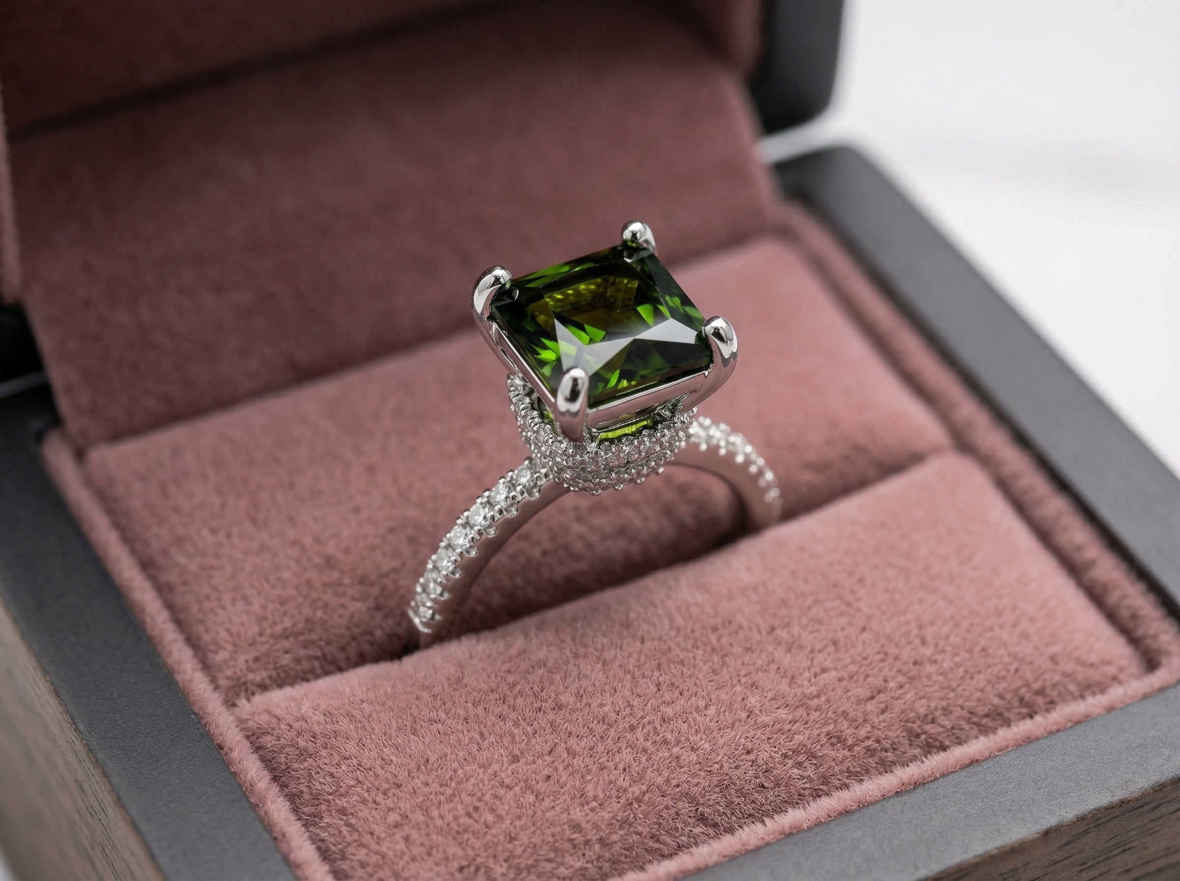 RG-044 Limited Stock—Don’t Miss This Trend